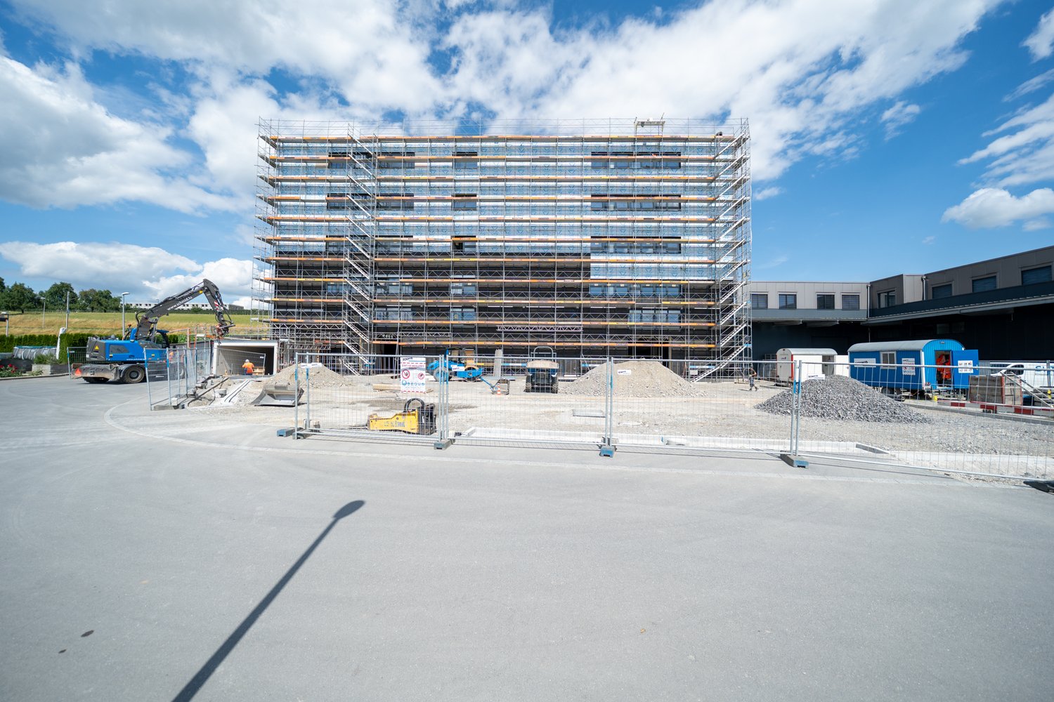 Aussenfassade des Gewerbehauses am Turbiweg Hochdorf