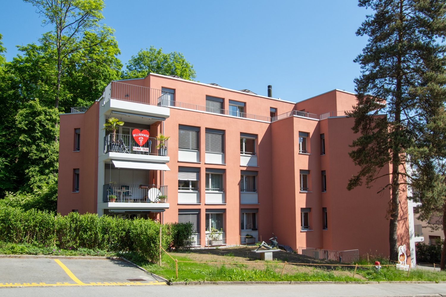 Sanierte Fassade des MFH Obergütschstrasse in Luzern
