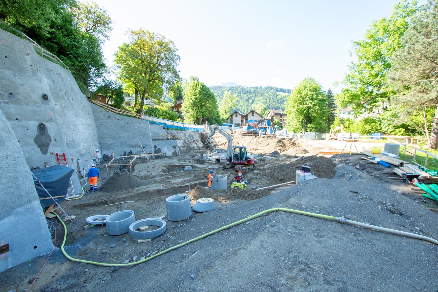 Baugrube des MFH im Obernau
