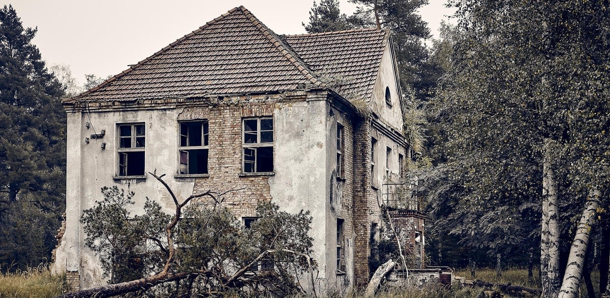 Stockbild | Umbau | Altes Haus |1920x939